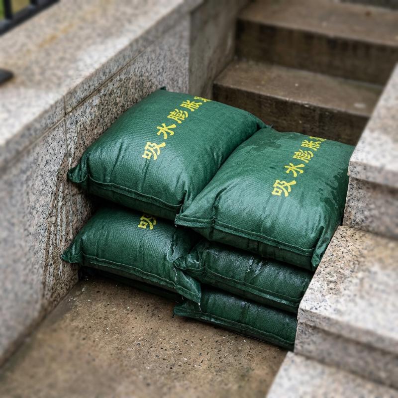 素早く膨張し、吸水性のある自己膨張式洪水対策バッグ。玄関、地 - Flood Barrier Bag のレビューと価格